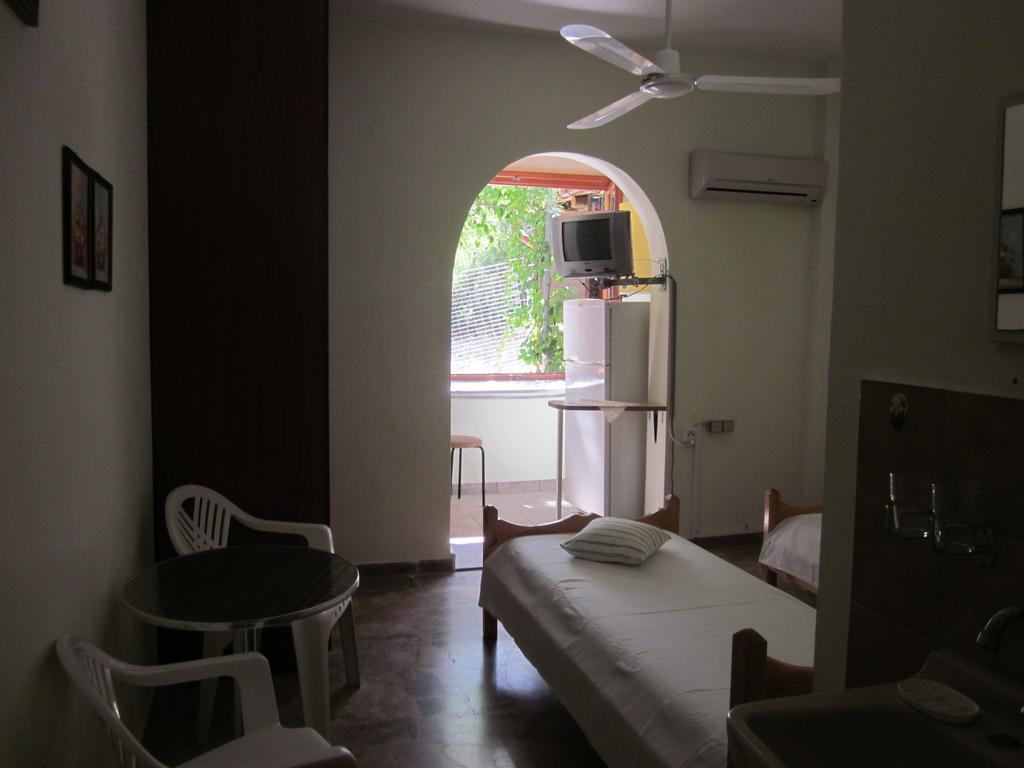 Tina Rooms Gialtra Quarto foto